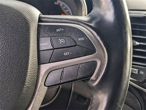 Certified 2022 Jeep Grand Cherokee Laredo X image 18