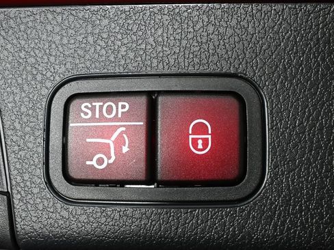 New 2026 Mercedes-Benz GLB 250 image 28