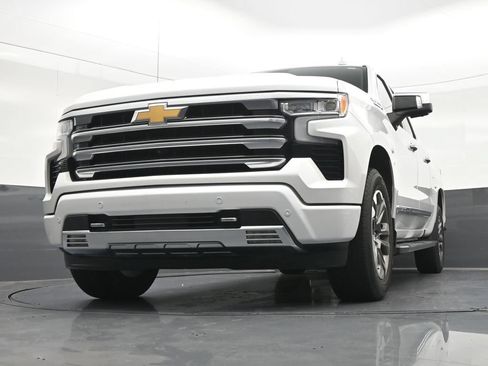 Used 2023 Chevrolet Silverado 1500 High Country RWD image 30