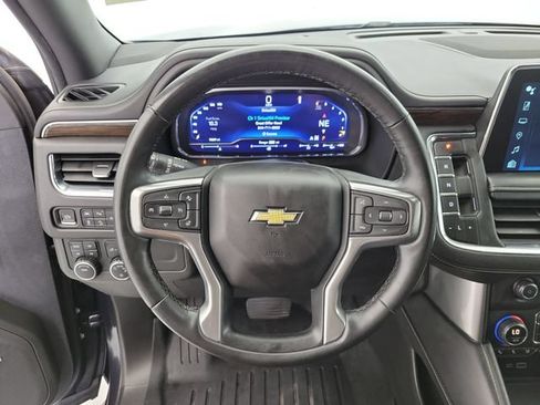 Used 2023 Chevrolet Suburban Premier AWD/4WD image 21