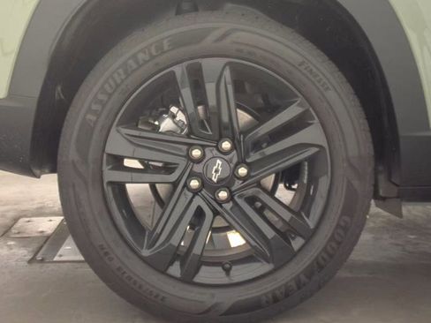 Used 2026 Chevrolet Trax ACTIV w/ Sunroof Package FWD image 10