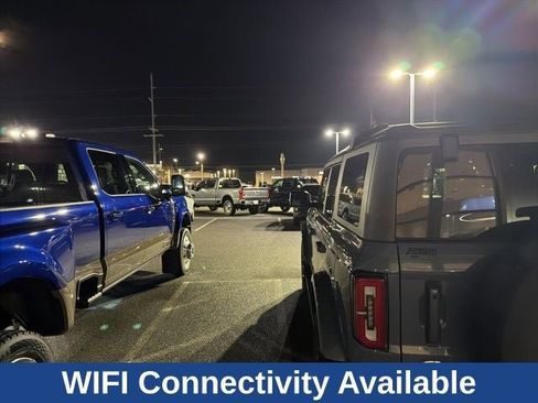 Used 2023 Ford Bronco Outer Banks image 11