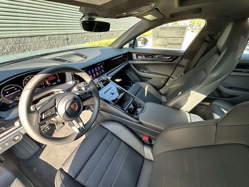 Used 2026 Porsche Panamera RWD image 4