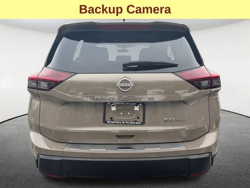 Used 2024 Nissan Rogue SV image 12