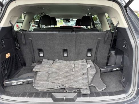 Used 2023 Subaru Ascent Limited AWD/4WD image 10