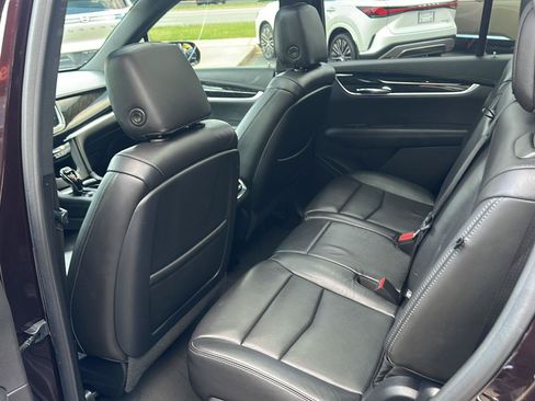 Used 2020 Cadillac XT6 Premium Luxury FWD image 24