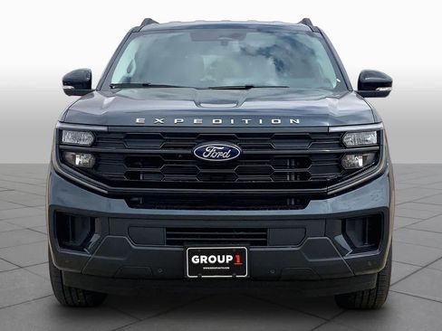 New 2026 Ford Expedition Active RWD image 3