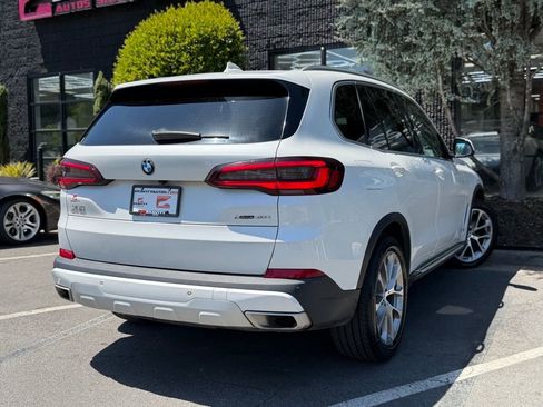 Used 2023 BMW X5 xDrive40i AWD/4WD image 12