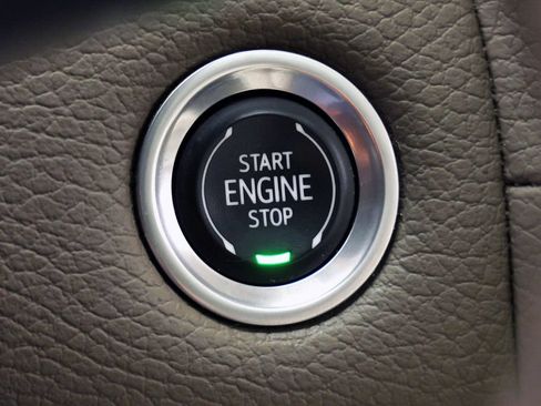 Used 2023 GMC Yukon XL Denali AWD/4WD image 28