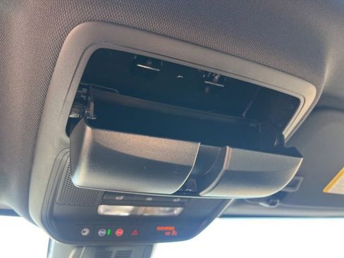 New 2026 Chevrolet Equinox LT w/ Convenience Package II image 32