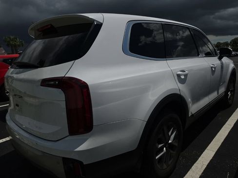 Used 2023 Kia Telluride LX FWD image 14