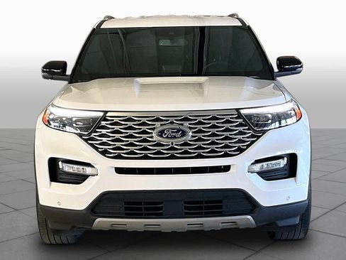 Used 2023 Ford Explorer Platinum w/ Technology Package AWD/4WD image 3