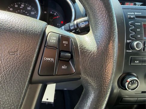 Used 2013 Kia Sorento LX AWD/4WD image 28