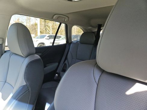 Used 2022 Subaru Outback Limited image 8