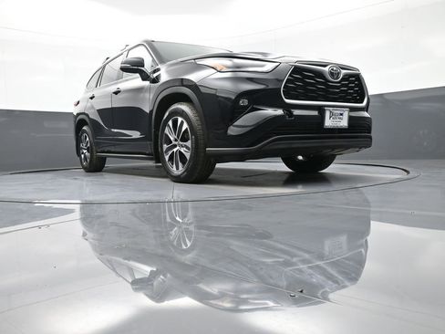 Used 2026 Toyota Highlander XLE image 30