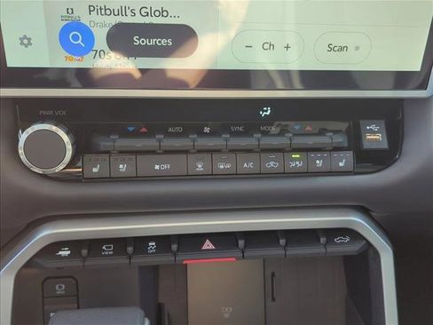 Certified 2025 Toyota Tundra Platinum image 19