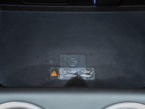 Used 2023 GMC Yukon XL SLT w/ SLT Premium Package image 30