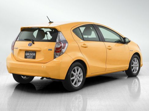 Used 2014 Toyota Prius C Three image 5