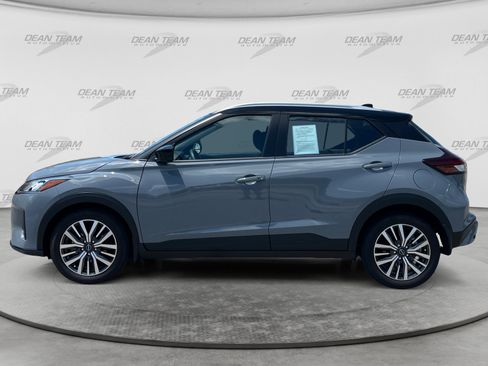 Used 2024 Nissan Kicks SV FWD image 4