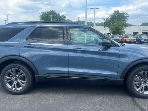Used 2026 Ford Explorer Active w/ Active Comfort Package AWD/4WD image 4