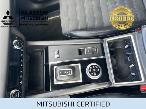 Used 2024 Mitsubishi Outlander 4WD Plug-In Hybrid image 28