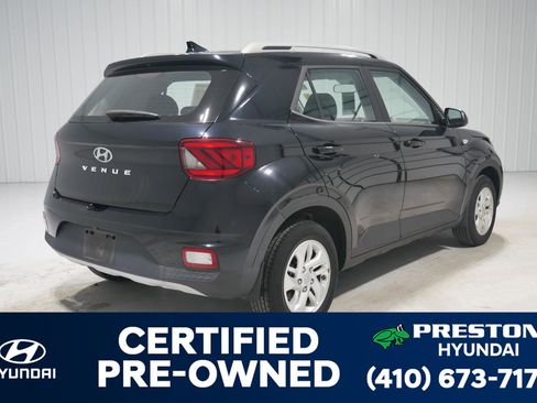 Used 2020 Hyundai Venue SEL image 5