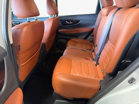 Used 2019 Nissan Rogue SL w/ Premium Package AWD/4WD image 16