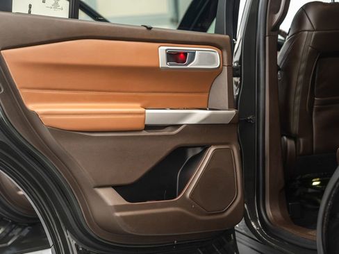 Certified 2022 Ford Explorer King Ranch w/ Premium Technology Package AWD/4WD image 46