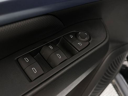 New 2025 Chevrolet Equinox EV LT w/ Convenience Package II image 56