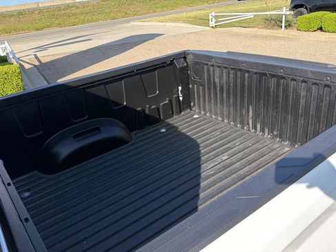 Used 2025 Toyota Tundra Limited AWD/4WD image 16