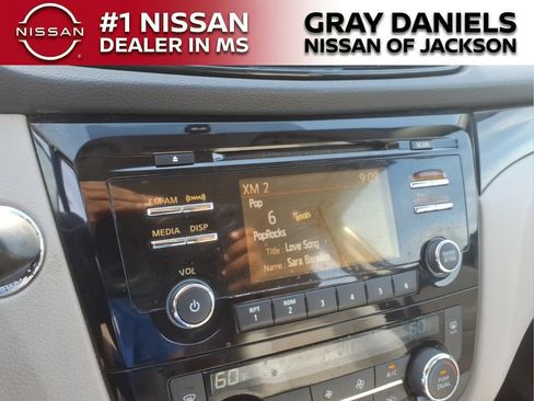 Used 2017 Nissan Rogue Sport SV FWD image 16