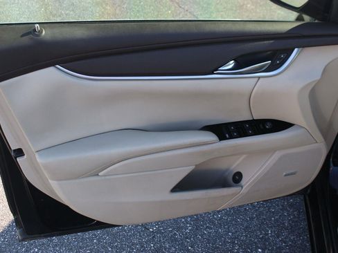 Used 2013 Cadillac XTS FWD image 10