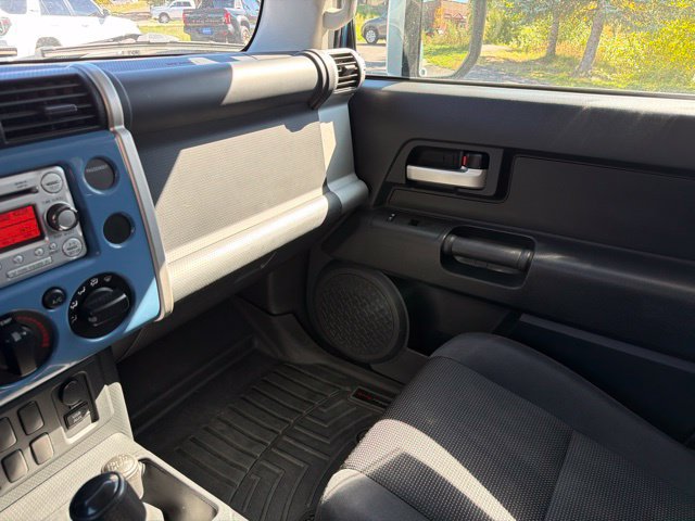 Used 2013 Toyota FJ Cruiser 4WD w/ Convenience Pkg image 28