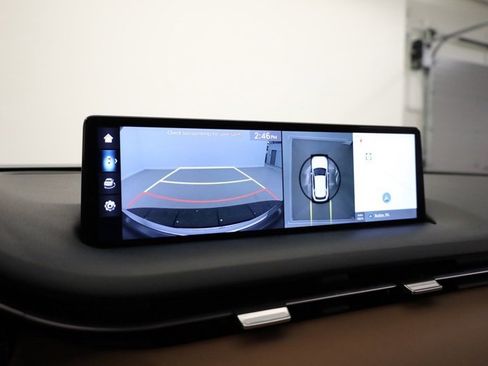 Used 2024 Genesis GV70 2.5T w/ Advanced Package image 19