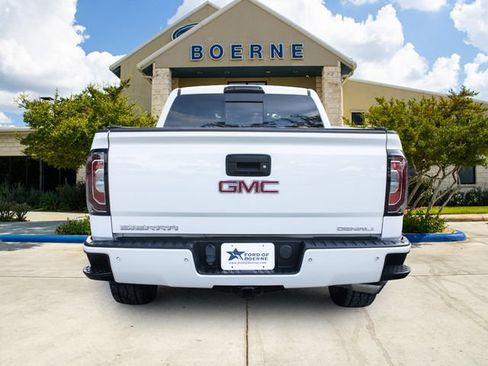 Used 2018 GMC Sierra 1500 Denali w/ Denali Ultimate Package AWD/4WD image 4