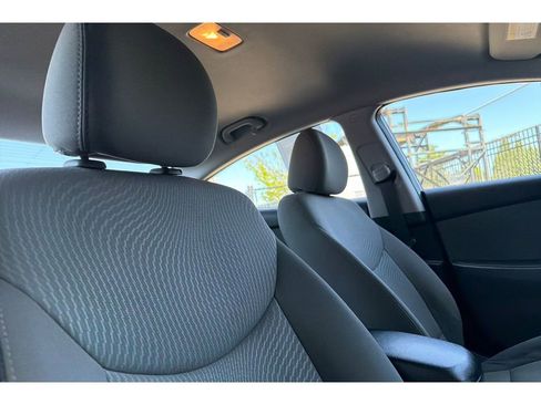 Used 2016 Hyundai Elantra SE FWD image 18
