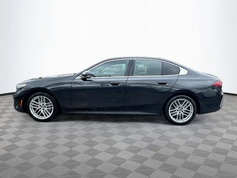 Used 2025 BMW 530i xDrive AWD/4WD image 9