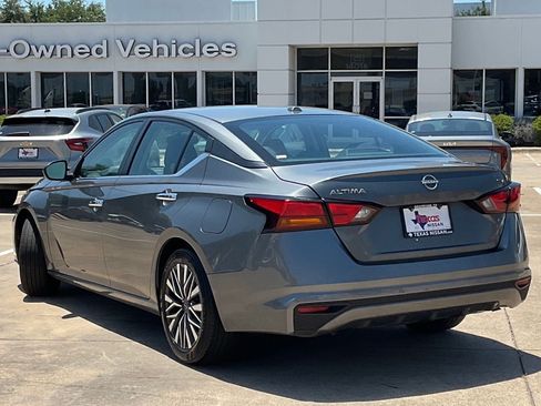 Used 2024 Nissan Altima 2.5 SV FWD image 6