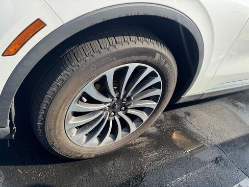 Used 2020 Lincoln Aviator Reserve w/ Equipment Group 201A image 4