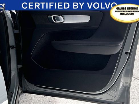 Used 2024 Volvo XC40 B5 Core image 24