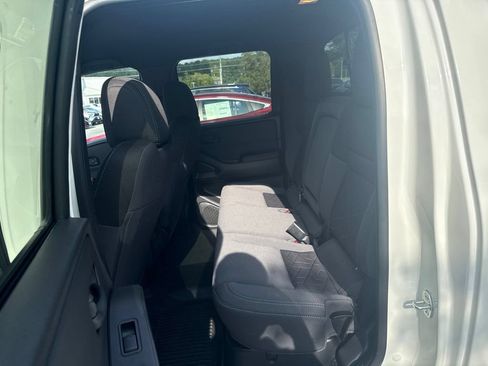 Used 2026 Nissan Frontier SV w/ All-Weather Content Package AWD/4WD image 6