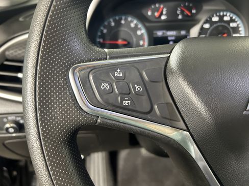 Used 2021 Chevrolet Malibu LS FWD image 12