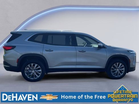Used 2025 Buick Enclave Preferred AWD/4WD image 7
