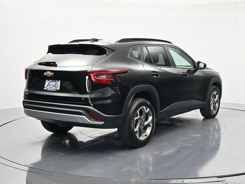 Certified 2025 Chevrolet Trax LT w/ LT Convenience Package FWD image 5