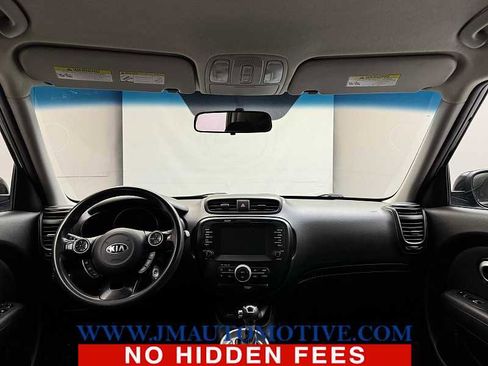 Used 2019 Kia Soul + image 11