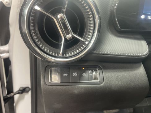 Used 2025 Chevrolet Equinox LT AWD/4WD image 19