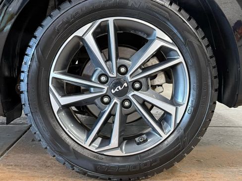 Used 2024 Kia Forte LXS image 9