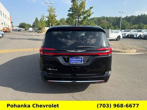 Used 2025 Chrysler Pacifica Select FWD image 6