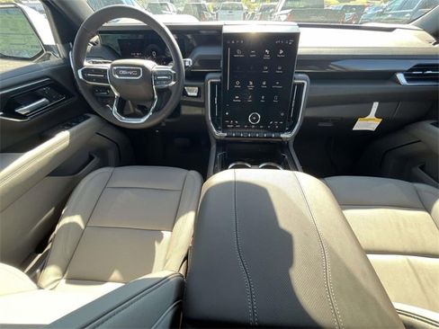 New 2026 GMC Yukon XL Elevation image 14