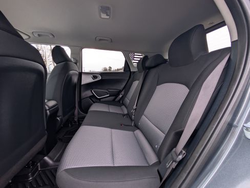 Used 2023 Kia Soul LX image 28